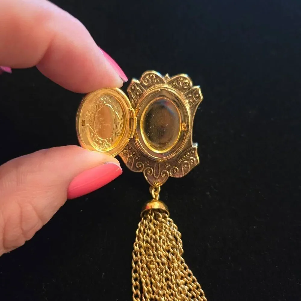 Vintage victorian style